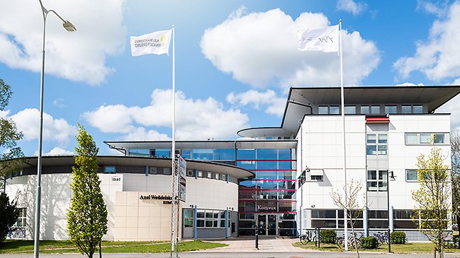 Exteriörbild på Axel Weüdelskolan.